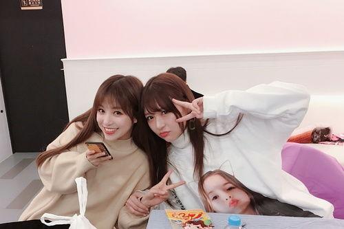 小组吃瓜,揭秘娱乐圈幕后故事