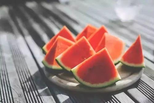 小组吃瓜,揭秘娱乐圈幕后故事