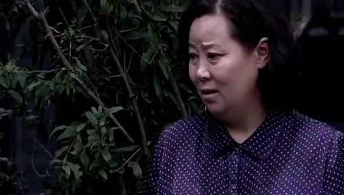 弟妹给点瓜吃,弟妹分享的温馨家庭时光